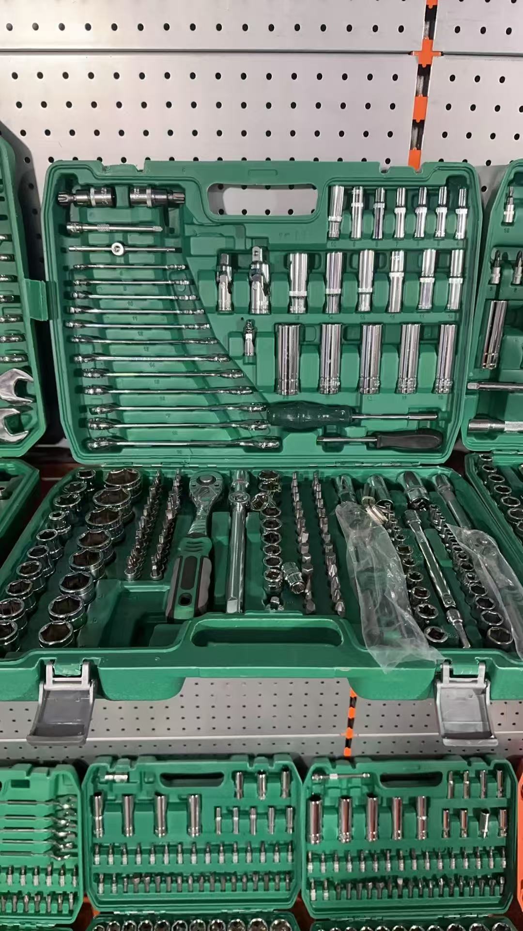 216-częściowy zestaw narzędzi  – Power Tools Hand Tools recenzja i cena